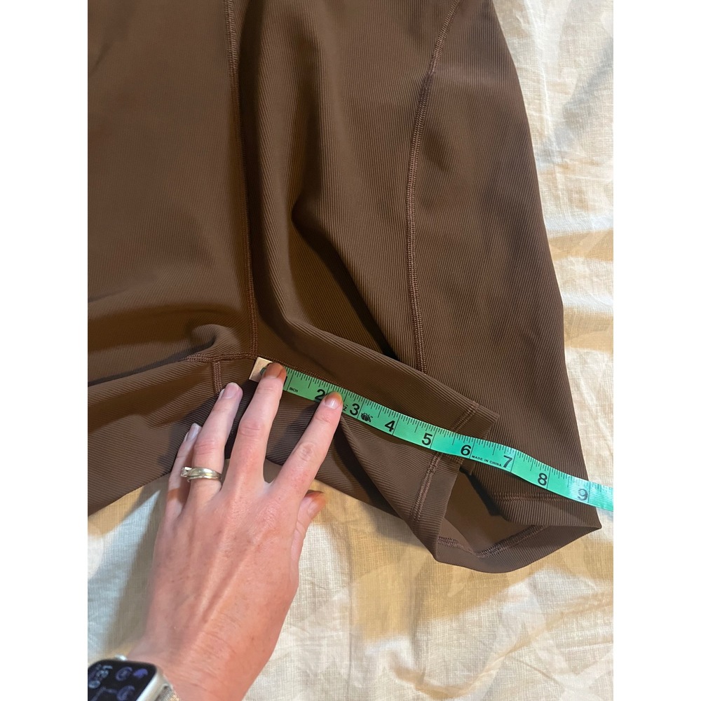 Lululemon Ribbed Contoured
Unitard 6" Java size 10 yoga - Picture 5 of 9